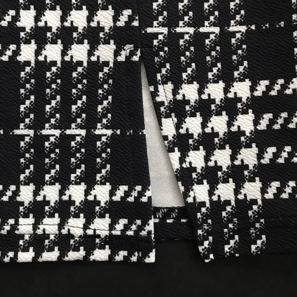 NWOT Adorable mini pencil skirt 🎀 - Picture 2 of 3